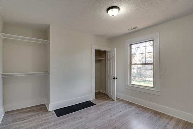 Building Photo - 2210 Milne St