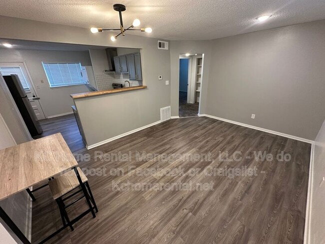 Building Photo - 8449 Lowell Ave