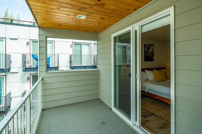 Building Photo - 5210b Brooklyn Ave NE