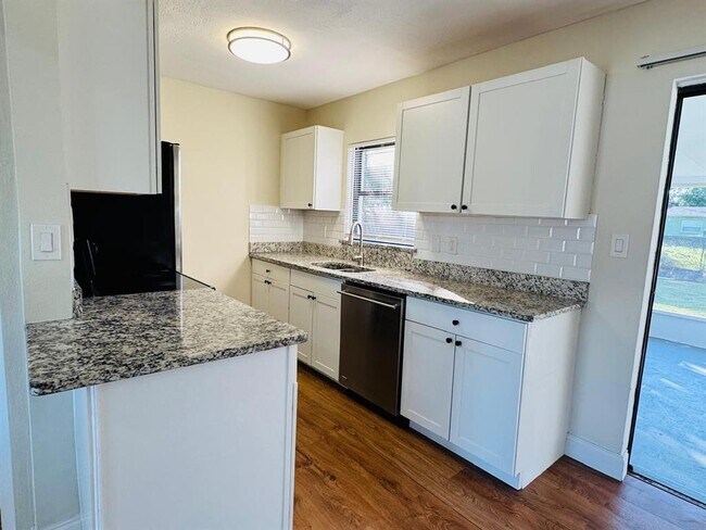 Building Photo - 7024 Moderna Way