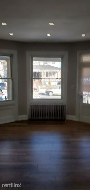 Building Photo - 460 Park Ave