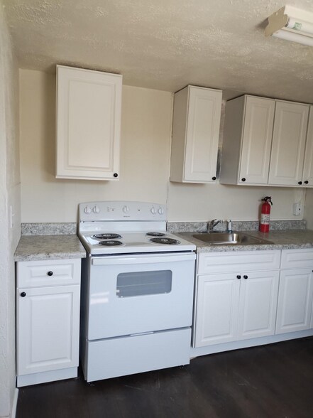 Primary Photo - 406 N 4th St