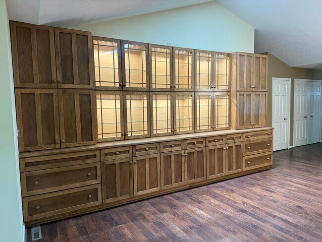 Building Photo - 212 Chauncey Ct