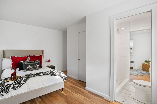 Building Photo - 132 Toll House Ln