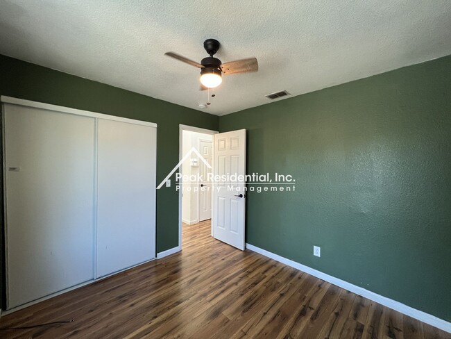 Building Photo - Wonderful 3bd/2ba Elk Grove Home with Garage!