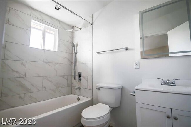 Primary Photo - 2201 Fairfield Ave