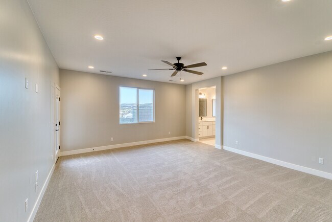 Building Photo - 362 Firerock Way