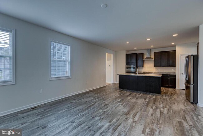 Building Photo - 336 Boxelder Dr