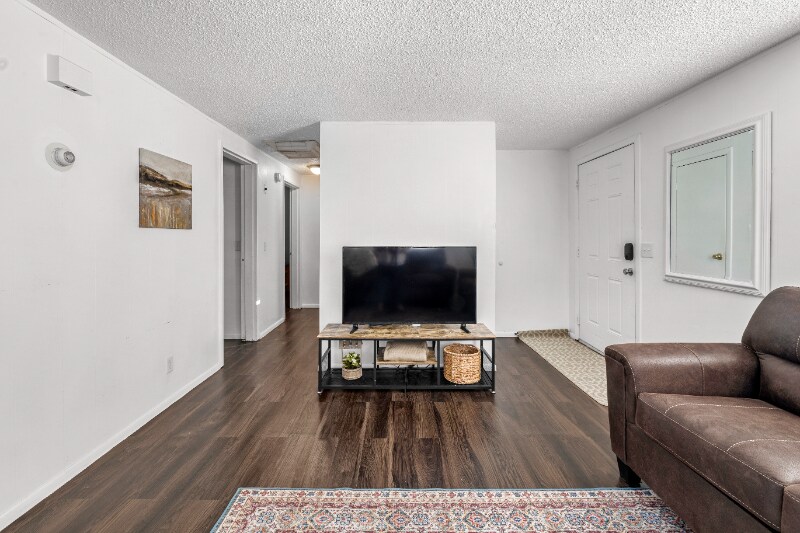 Building Photo - 275 S 150 W Rd