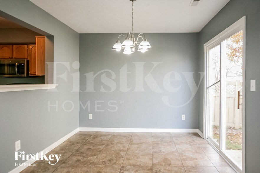 Building Photo - 2210 Wynbrooke Blvd