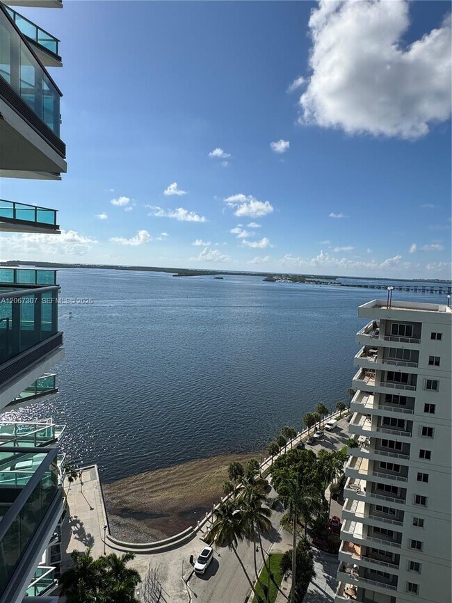 Building Photo - 1331 Brickell Bay Dr