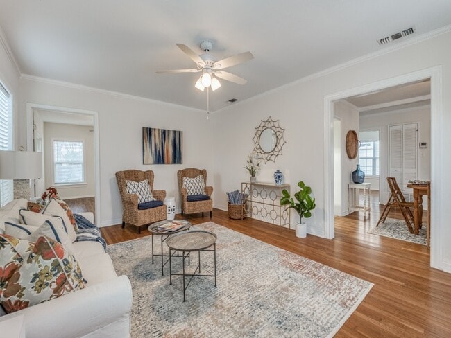 Building Photo - 525 Abiso Ave