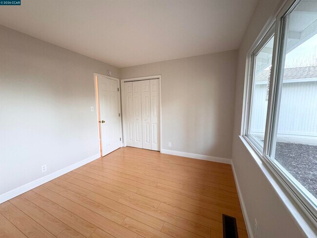 Building Photo - 2307 Panoramic Dr