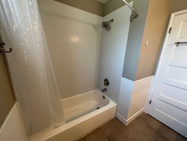 Building Photo - 3-bedroom single story in Turlock!