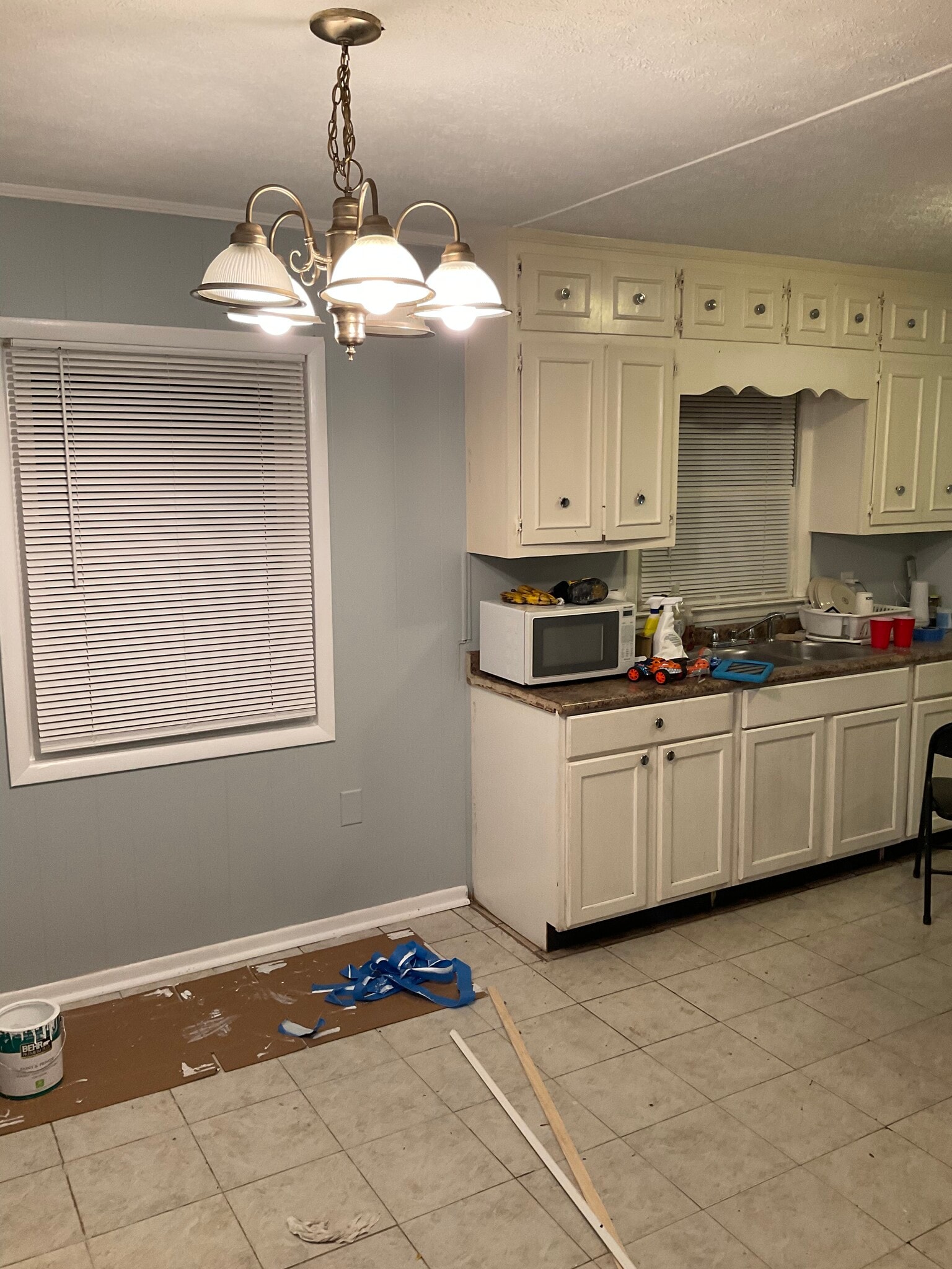 Kitchen - 1570 Sherrill Dr