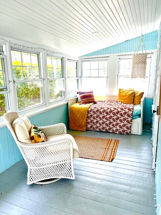 Building Photo - 46 Crescent Ave