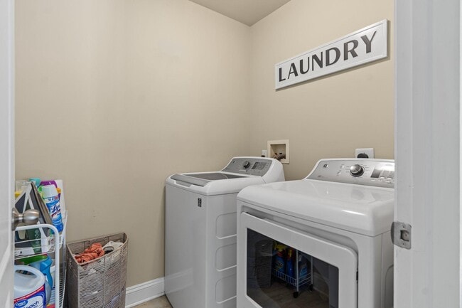 Building Photo - 18318 Lyles Dr
