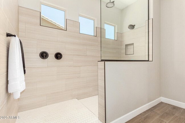 Building Photo - 5314 N 182nd Ln