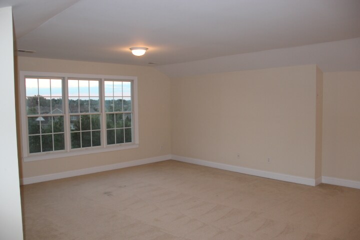 Building Photo - 5009 Groves Edge Ln