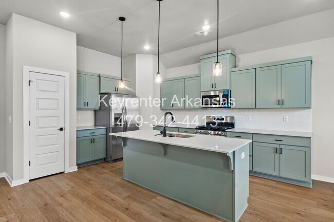 Building Photo - Live New in Bentonville | 3BR Beauty with Backyard