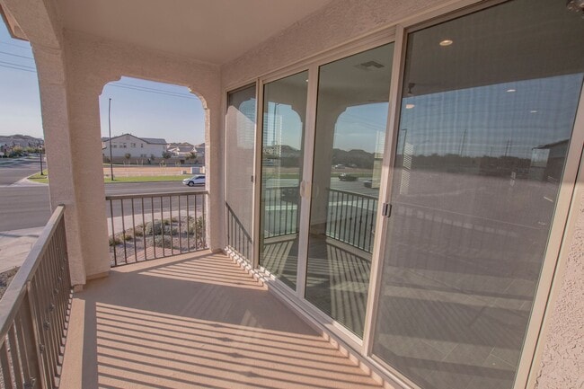 Building Photo - Brand New luxurious Model Home in Warner Meadows!