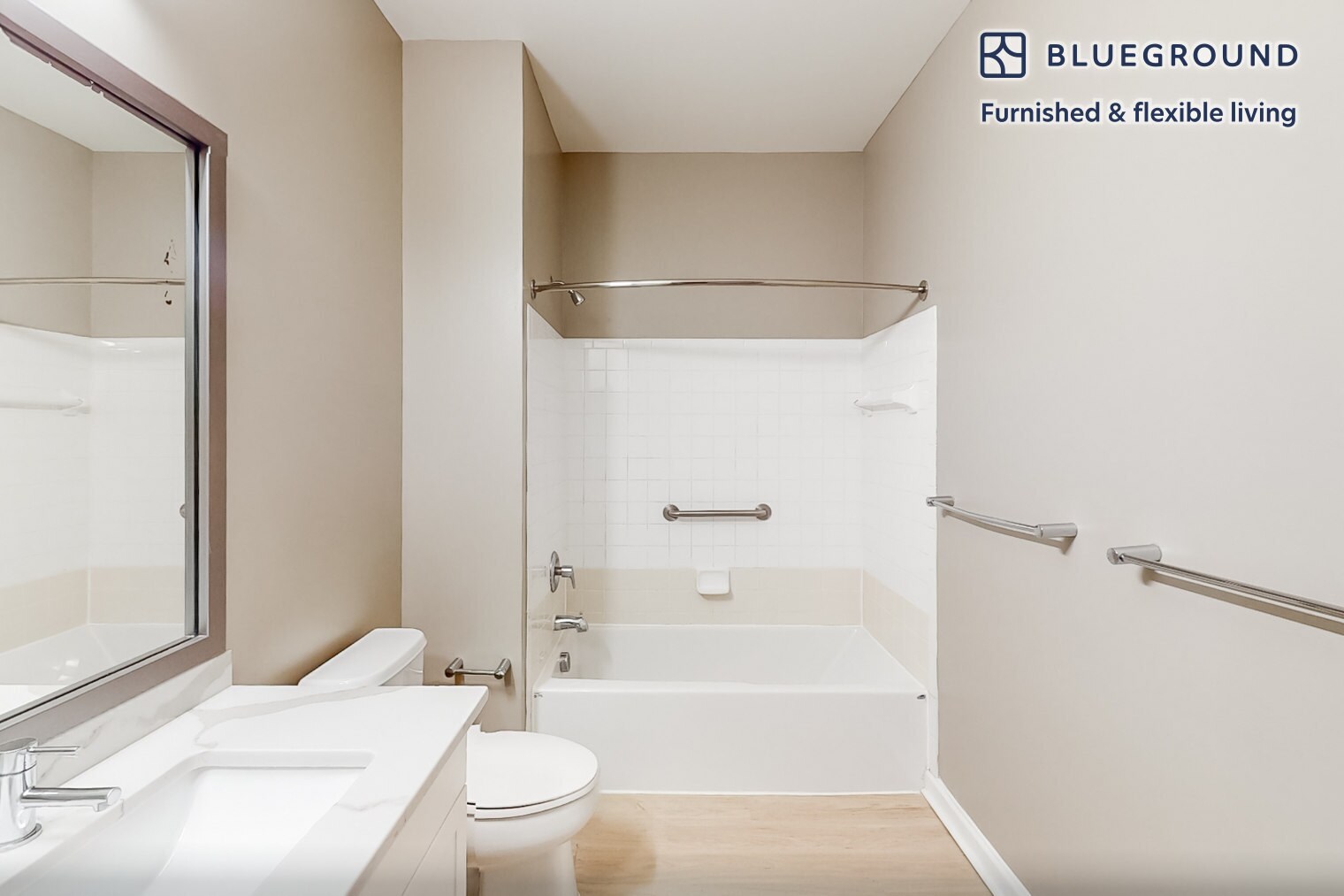 Building Photo - 160 Boylston St