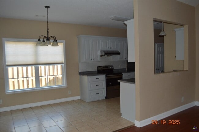 Building Photo - 704 Falkirk Dr