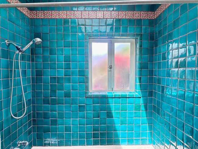 Building Photo - Meticulously Restored 1920s Craftsman on a Private, Hedged Lot | Pet Friendly!