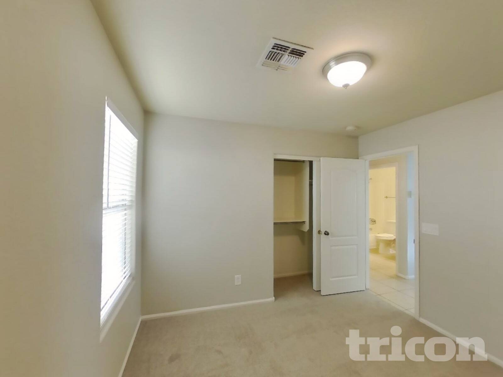 Building Photo - 2111 S 160th Ln