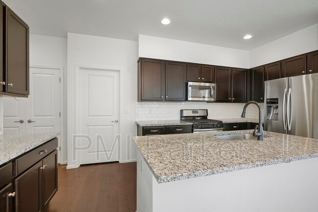 Building Photo - 14813 E Crestridge Dr