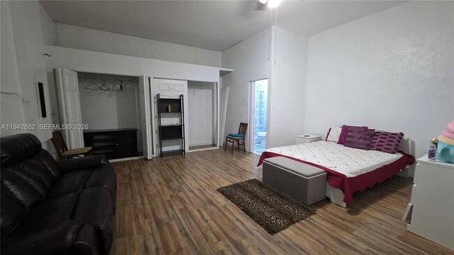 Building Photo - 1601 SE 17th St