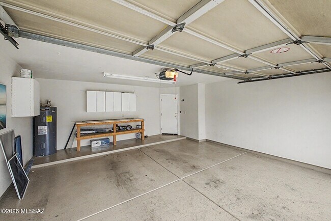Building Photo - 11525 N Eagle Peak Dr