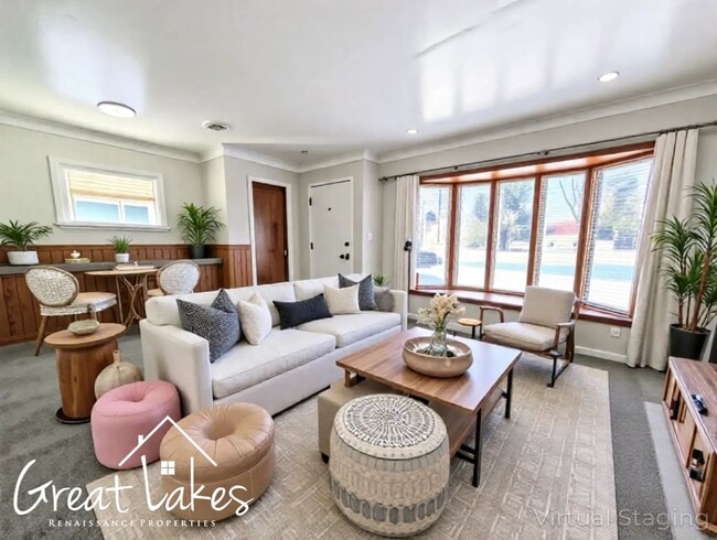 Building Photo - Cozy 2 Bedroom 1 Bathroom now available fo...