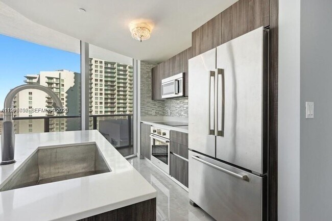 Building Photo - 488 NE 18th St