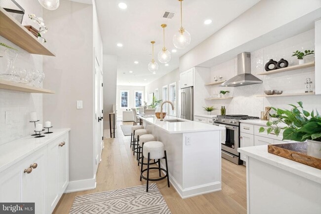 Building Photo - 345 E Gorgas Ln