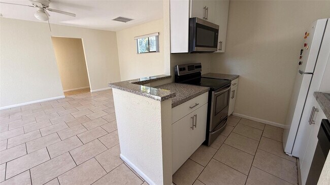 Building Photo - 10 N Crossings Cir