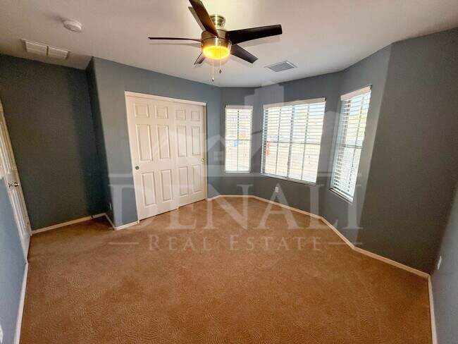 Building Photo - 1845 E Aloe Pl