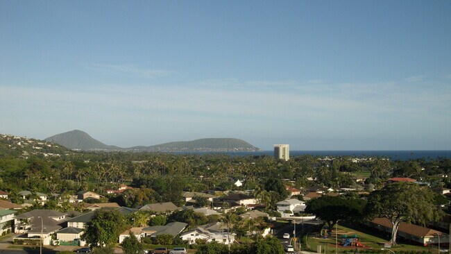 Building Photo - **REGENCY AT KAHALA 3BD/2BA/1PK CONDO FOR RENT**