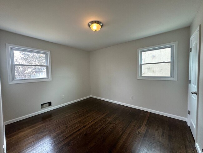 Building Photo - 1 Carteret St