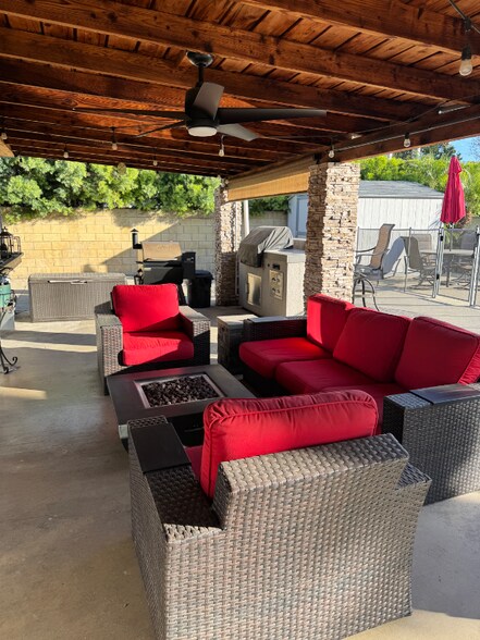 Building Photo - 1474 N Erin Ave