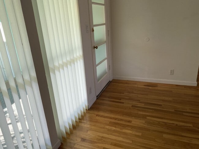 Building Photo - 0166 - MERRY LN