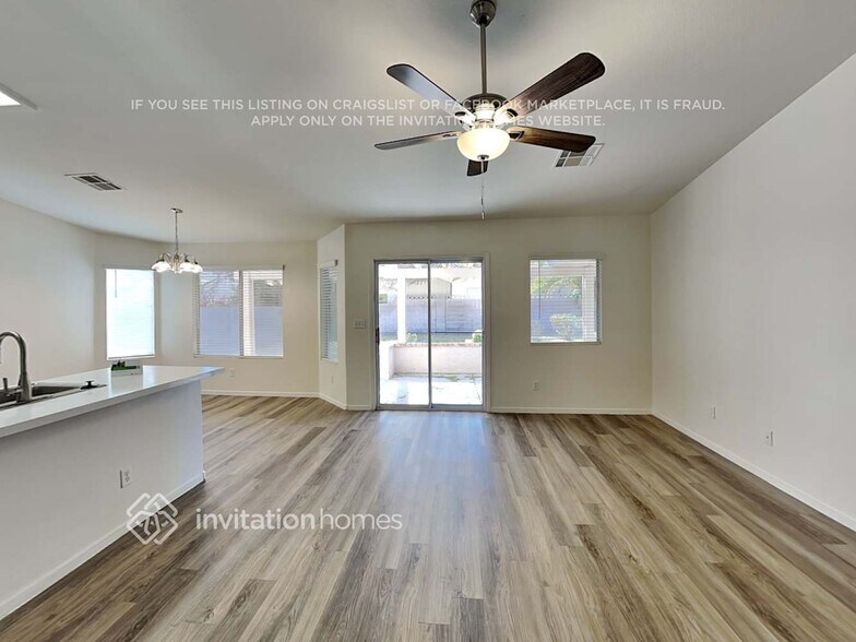 Building Photo - 6285 Hill Haven Ave