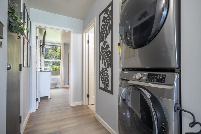 Building Photo - Epic Ocean-View 1bd at Makaua Village — Fully Renovated, Furnished, 2 Parking