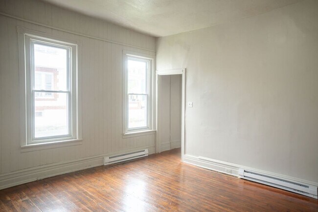 Building Photo - Spacious 4-Bedroom Home Near Kutztown University – Prime Downtown Location