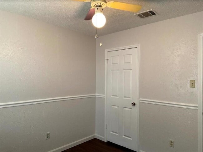 Building Photo - 12103 Sunderland Dr