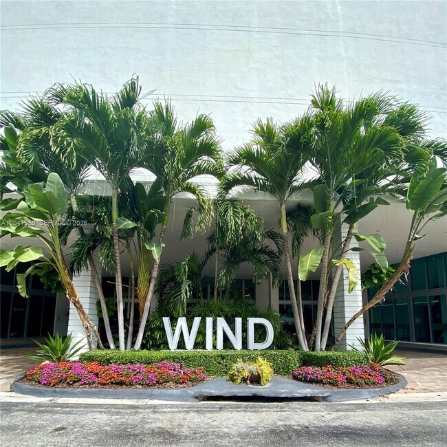 Building Photo - 350 S Miami Ave