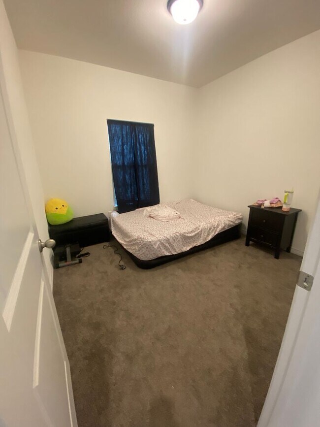 Building Photo - Gorgeous 3 Bed 2 Bath Home in La Cima with Fenced Yard!