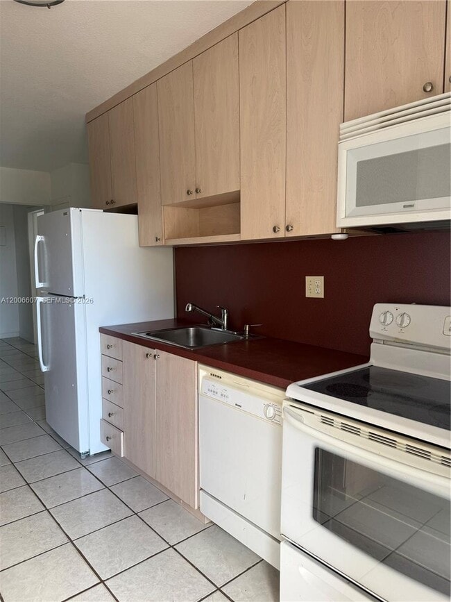 Building Photo - 2600 S Ocean Dr