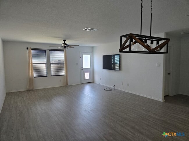 Building Photo - 200 Pacific Waters