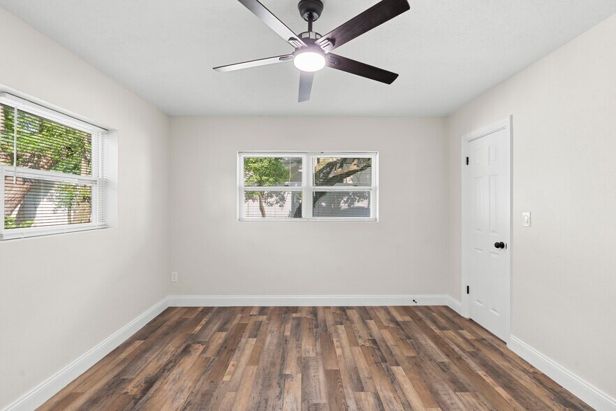 Building Photo - 505 Lake Shore Dr